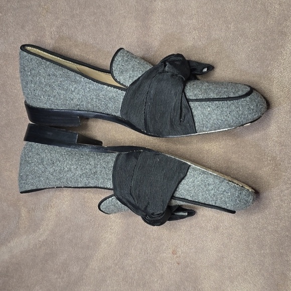 Antonio Melani Gray and Black Felt Loafers Bow/ Wool Size 8.5 - Picture 6 of 11